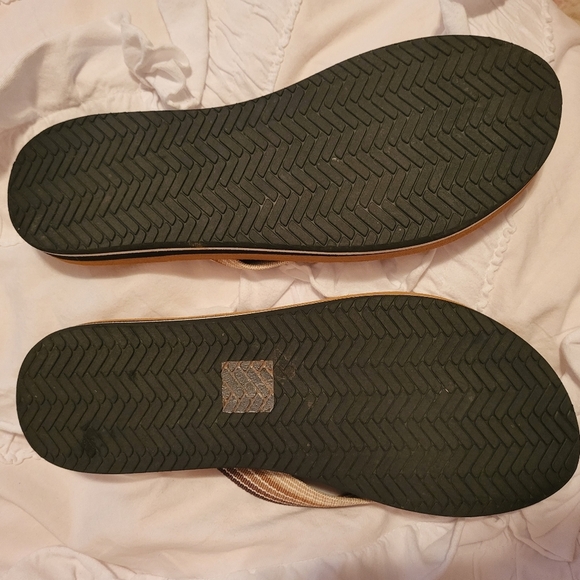 NBW Flip flops - Picture 2 of 3